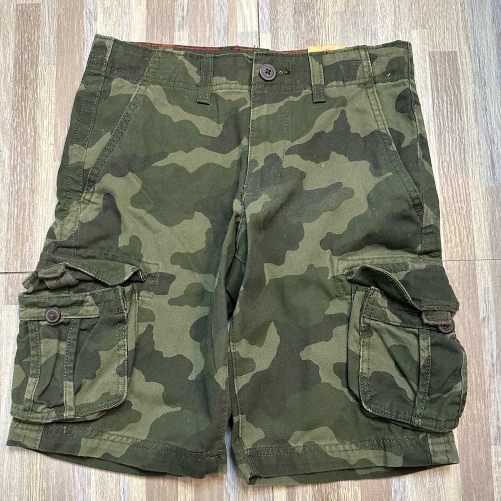 Boys Camouflage, Cargo Shorts, Size 10 (NWT)